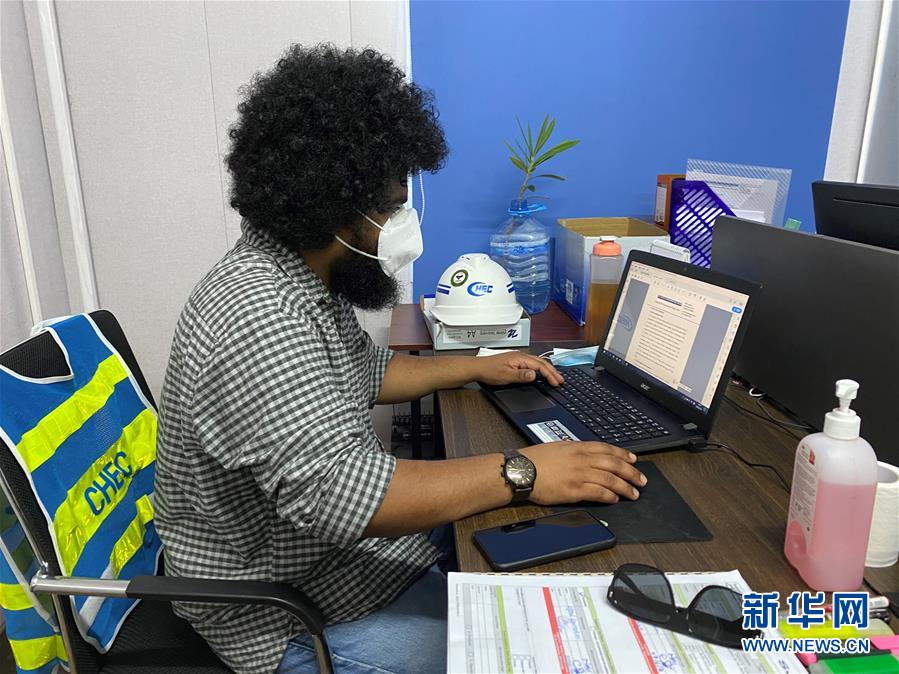(國際·圖文互動(dòng))(1)“很高興有機(jī)會(huì)為中企抗疫和復(fù)工盡力”——馬爾代夫小伙薩利姆的抗疫故事