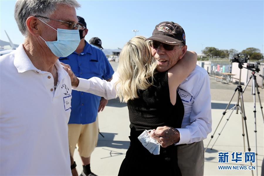 （國(guó)際&middot;圖文互動(dòng)）（6）&ldquo;飛虎隊(duì)&rdquo;百歲老兵駕機(jī)重上藍(lán)天