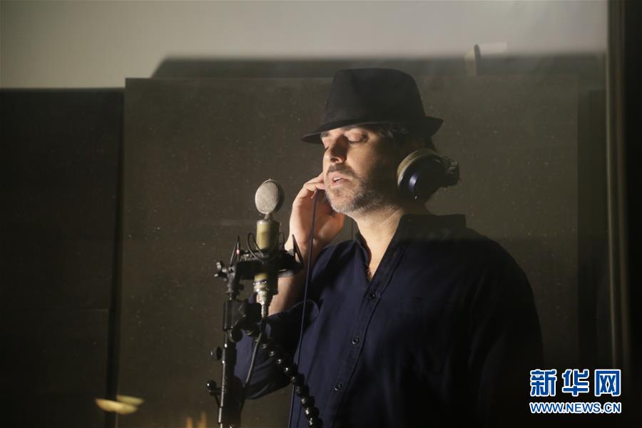（海外抗疫故事&middot;圖文互動(dòng)）（5）通訊：用原創(chuàng)音樂支持中國(guó)抗擊新冠疫情的以色列歌手