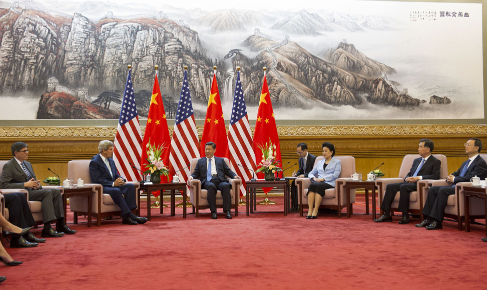 習(xí)近平會(huì)見美國(guó)國(guó)務(wù)卿克里和財(cái)長(zhǎng)雅各布&middot;盧