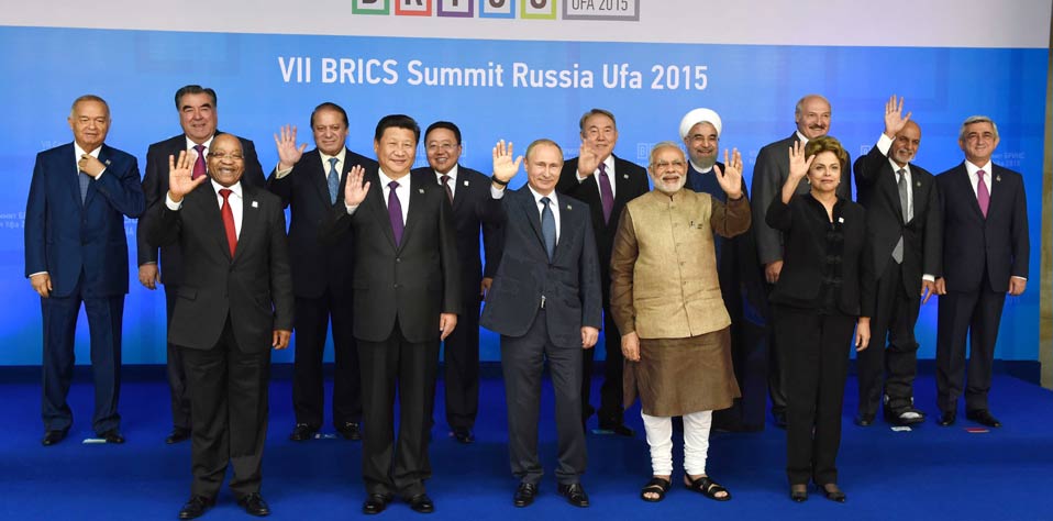 習(xí)近平出席金磚國家同歐亞經(jīng)濟(jì)聯(lián)盟、上海合作組織成員國、觀察員國及受邀國領(lǐng)導(dǎo)人對話會