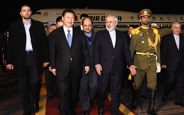 習(xí)近平抵達(dá)德黑蘭開始對伊朗進行國事訪問