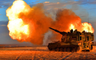 戈壁大漠上演自行火炮分隊對抗，場面霸氣！