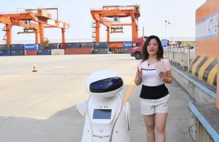 機(jī)器人帶你通關(guān)！青島與上合問與答