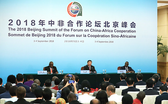 習近平同拉馬福薩、薩勒共同會見記者