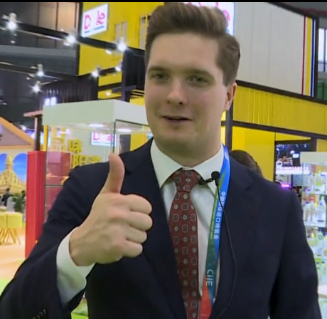 看快閃《不遠萬里來看&ldquo;你&rdquo;》，聽老外點贊進博會