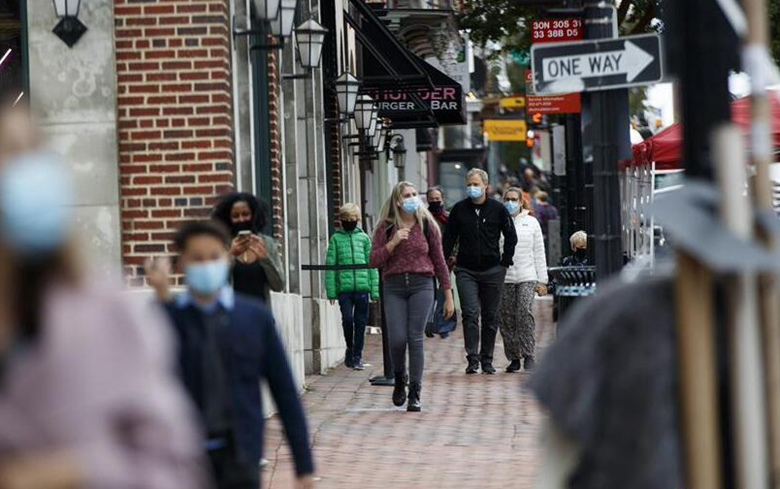 【微視頻】科學(xué)被&ldquo;捂上嘴&rdquo;？美國(guó)疫情應(yīng)對(duì)持續(xù)遭批！