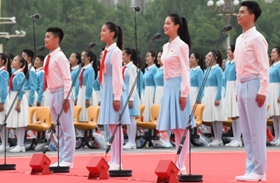 聽共青團員和少先隊員的心聲：請黨放心，強國有我！