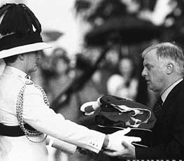 英國插手香港事務 意欲何為？